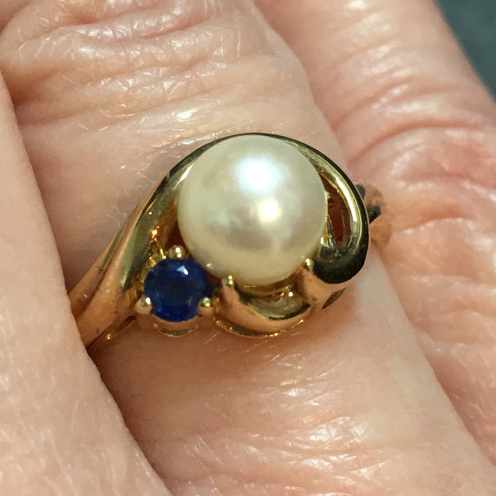 GOLD AND PEARL RING - Picture 4 of 5